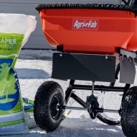 85LB ICE MELT PUSH BROADCAST SPREADER